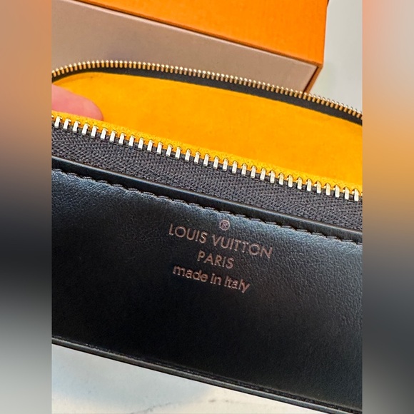 Brand New! Authentic Louis Vuitton Sunglasses Pouch GM - Picture 6 of 16